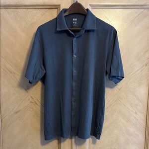 Uniqlo Men's Casual Button Down Shirt - gray